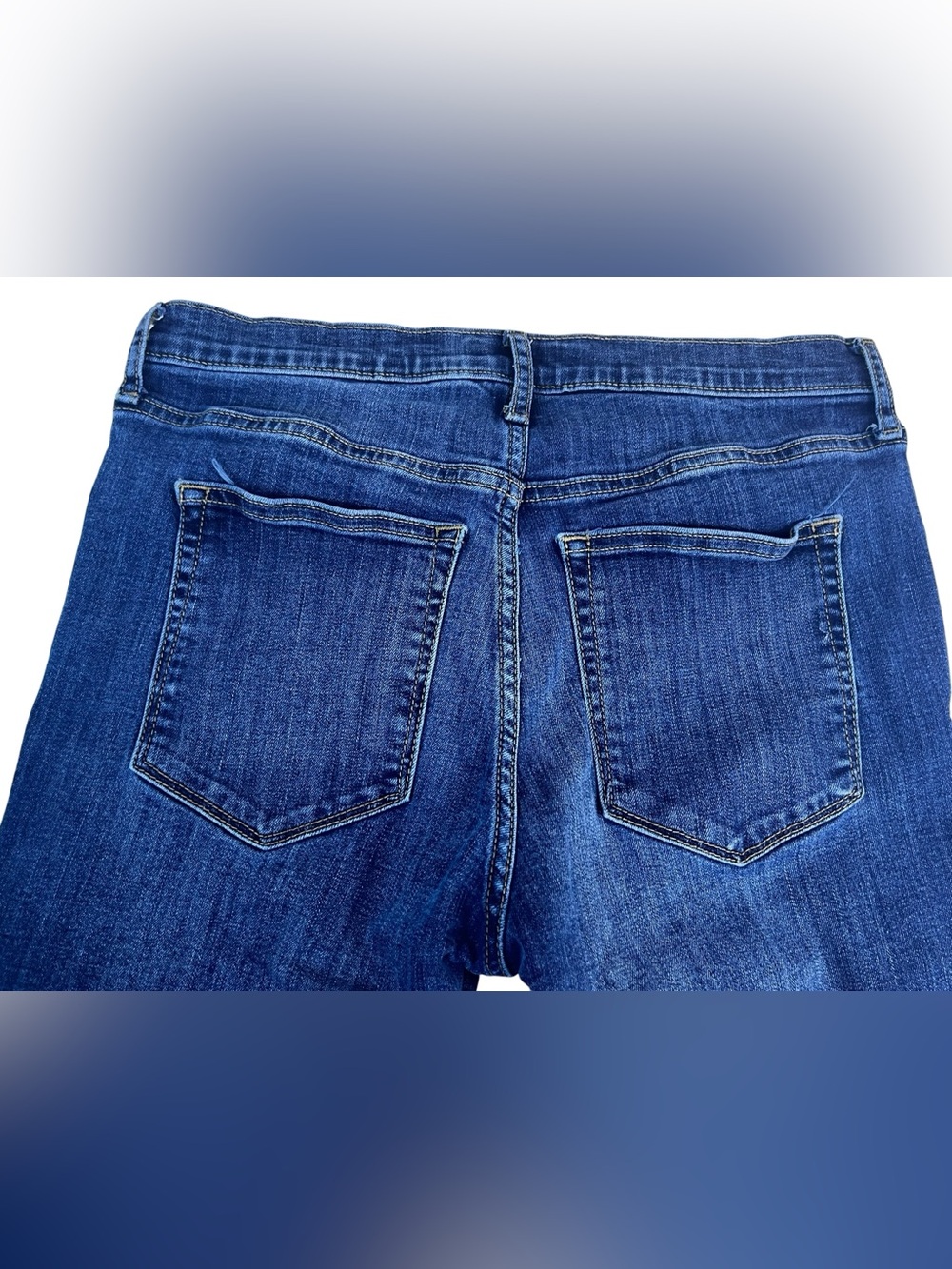 Banana Republic Classic Mid-Blue Denim Bermuda Shorts size 27/4 - Picture 8 of 9